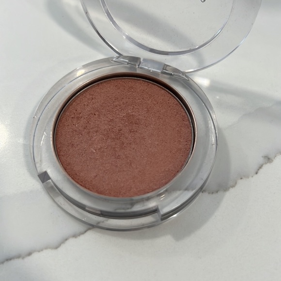 Buxom blush - Picture 2 of 2